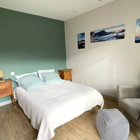 Calme A Avec Balcon Et Wifi Apartment
