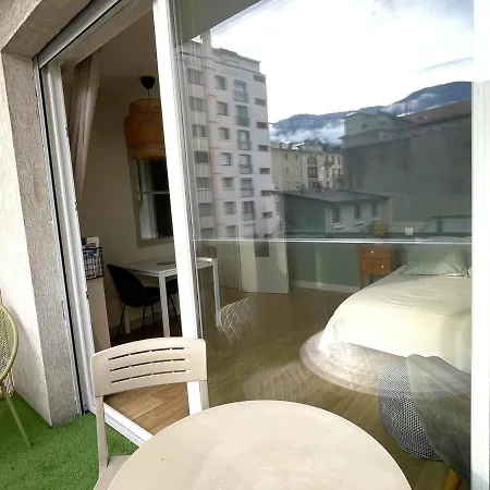 Appartement : Calme Avec Balcon Pour 2, Wifi, Proche Centre - Fr-1-555-84 *