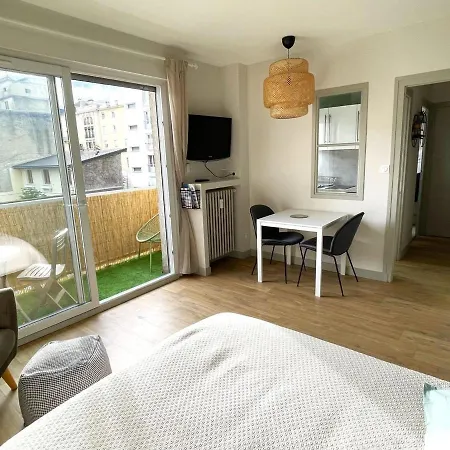 Appartement : Calme Avec Balcon Pour 2, Wifi, Proche Centre - Fr-1-555-84